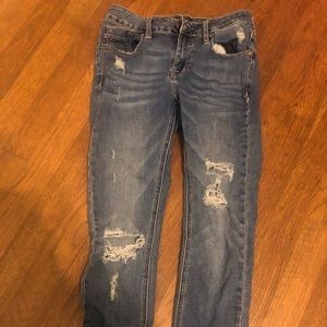 Blue ripped skinny jeans